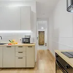 Cozy City Center Apartment In Warszawa
